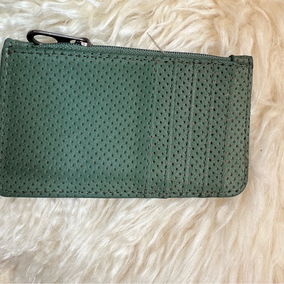 New Overnight Bag with Matching Wallet and Card Sleeve. - Picture 6 of 8